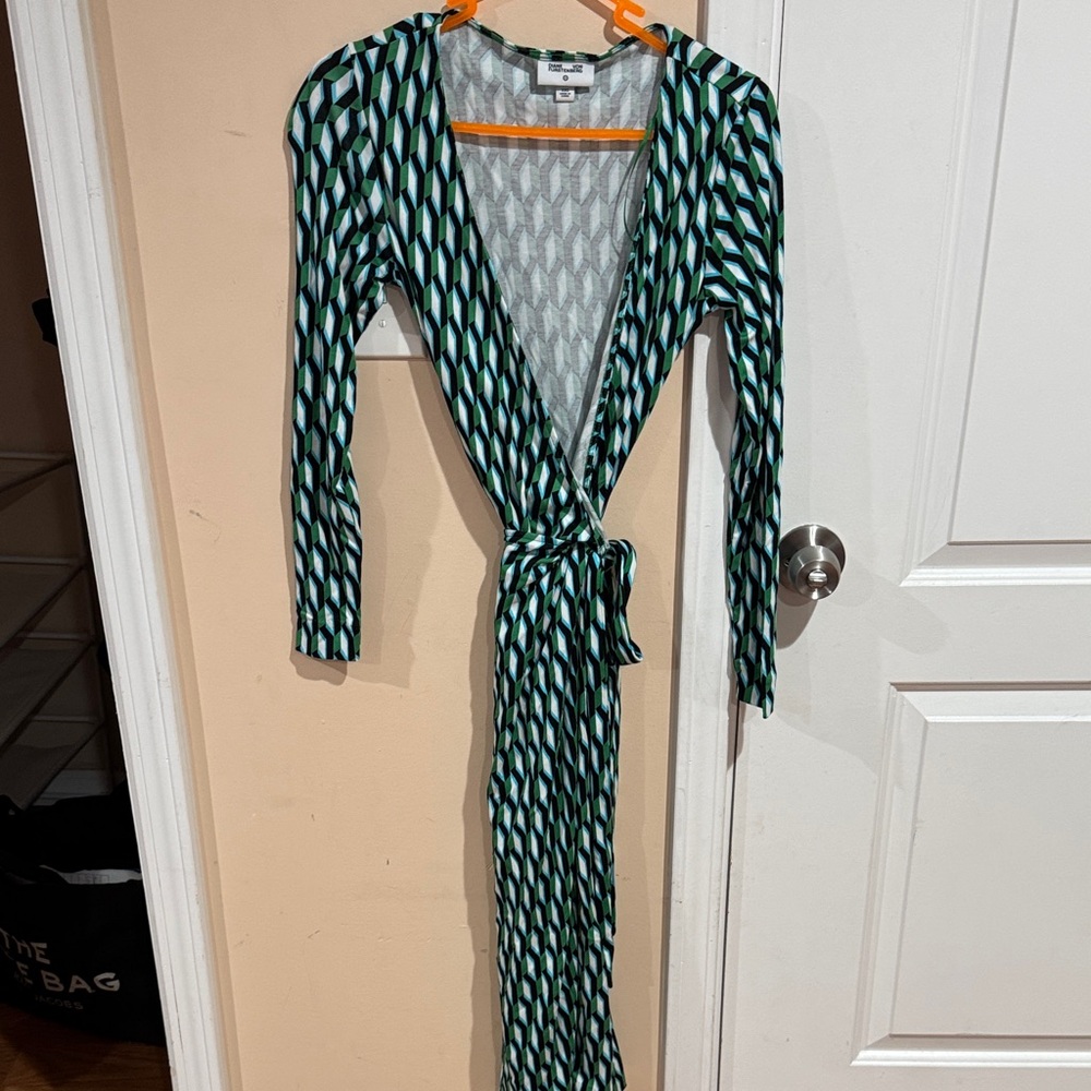 Diane Von Furstenberg Green and Black Geometric Long Sleeve Dress